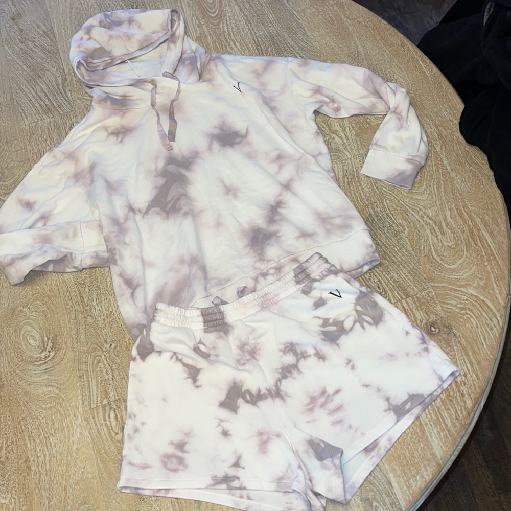 Victoria’s Secret tie dye purple white hoodie & shorts size medium large